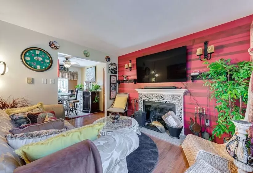 Tobyhanna Home W/ Fire Pit: 1 Mi To Lake Carobeth!