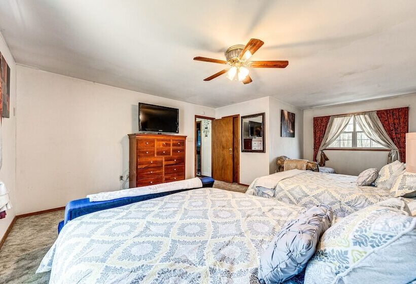 Tobyhanna Home W/ Fire Pit: 1 Mi To Lake Carobeth!