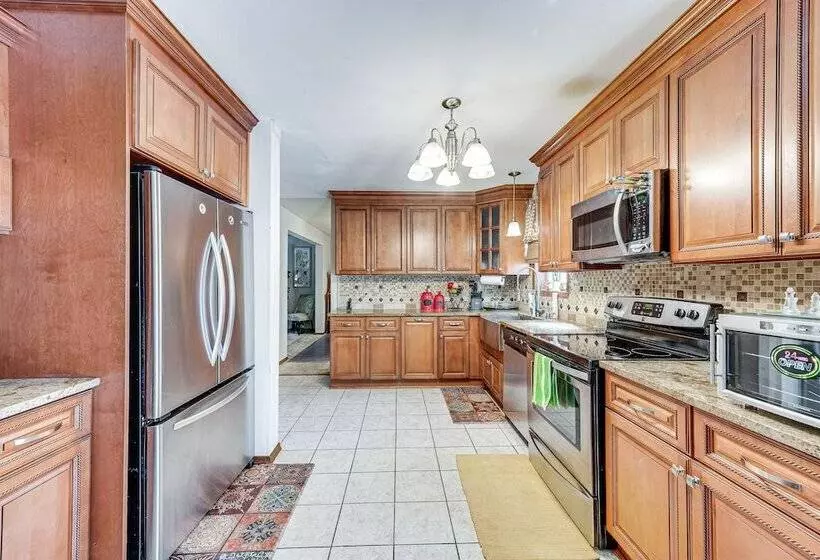 Tobyhanna Home W/ Fire Pit: 1 Mi To Lake Carobeth!