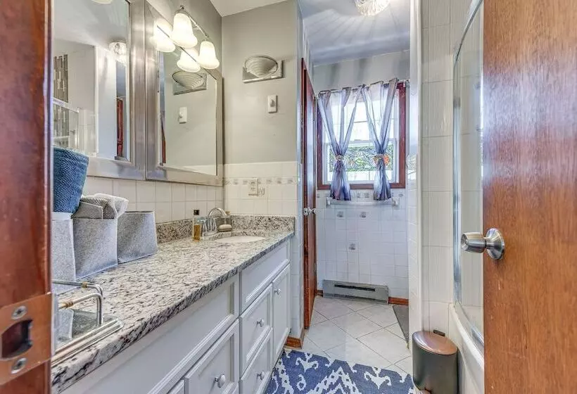 Tobyhanna Home W/ Fire Pit: 1 Mi To Lake Carobeth!