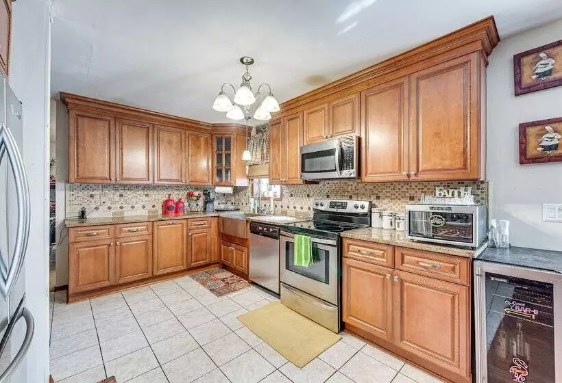 Tobyhanna Home W/ Fire Pit: 1 Mi To Lake Carobeth!