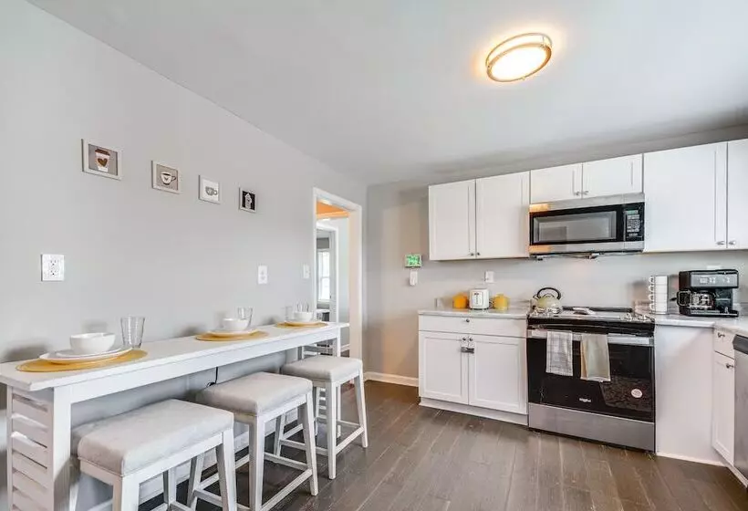 Updated Jamestown Home   5 Mi To Hpu!