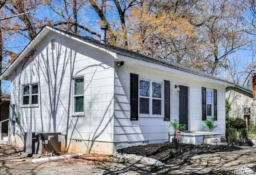 Updated Jamestown Home   5 Mi To Hpu!