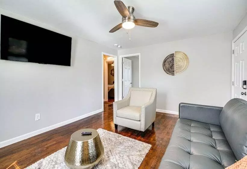 Updated Jamestown Home   5 Mi To Hpu!