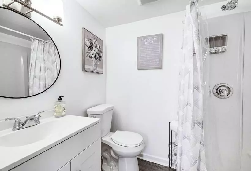 Updated Jamestown Home   5 Mi To Hpu!