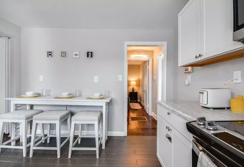 Updated Jamestown Home   5 Mi To Hpu!