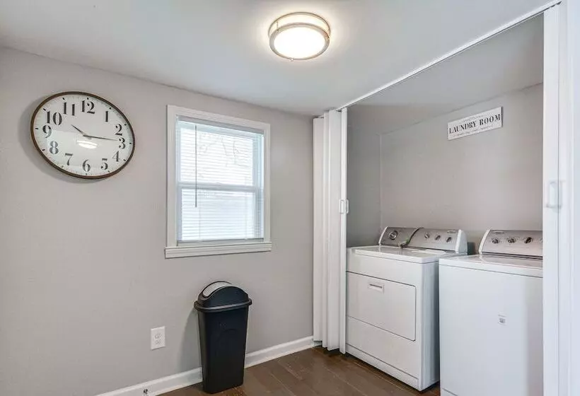 Updated Jamestown Home   5 Mi To Hpu!