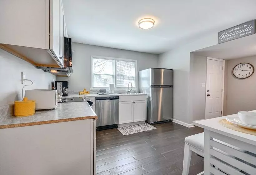 Updated Jamestown Home   5 Mi To Hpu!