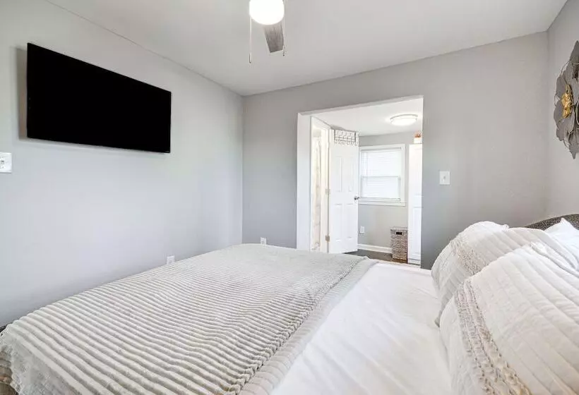 Updated Jamestown Home   5 Mi To Hpu!