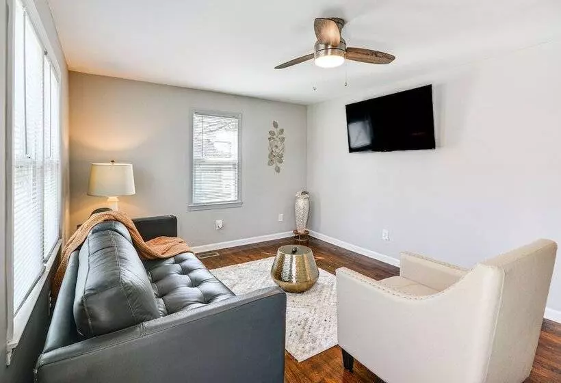 Updated Jamestown Home   5 Mi To Hpu!