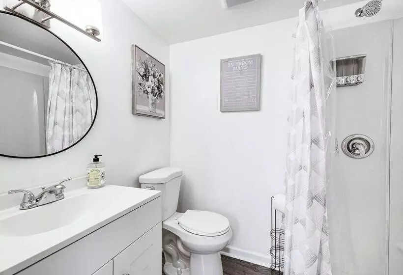 Updated Jamestown Home   5 Mi To Hpu!