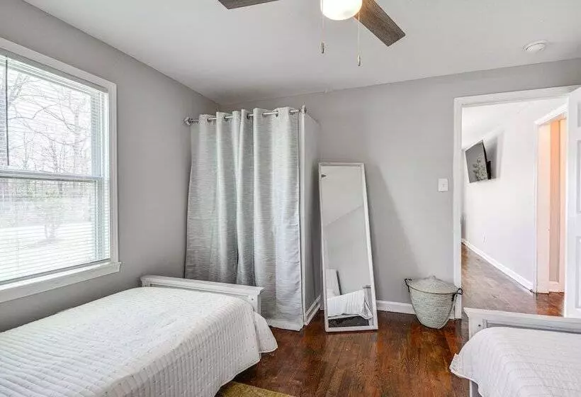 Updated Jamestown Home   5 Mi To Hpu!