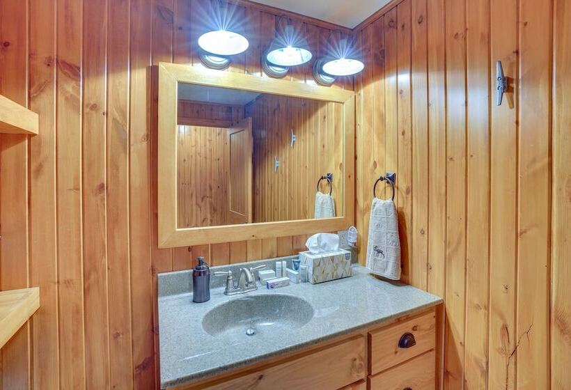 Waterfront Crofton Cabin   Boat Dock & Fire Pit!