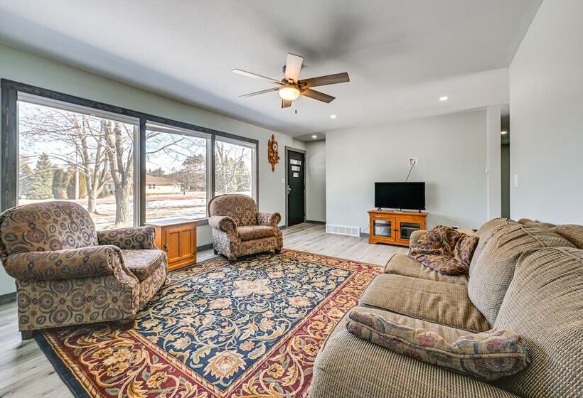 Wausau Home W/ Yard: 1 Mi To Granite Peak Ski Area