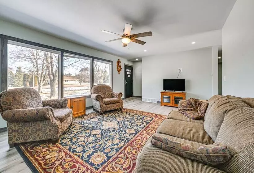 Wausau Home W/ Yard: 1 Mi To Granite Peak Ski Area