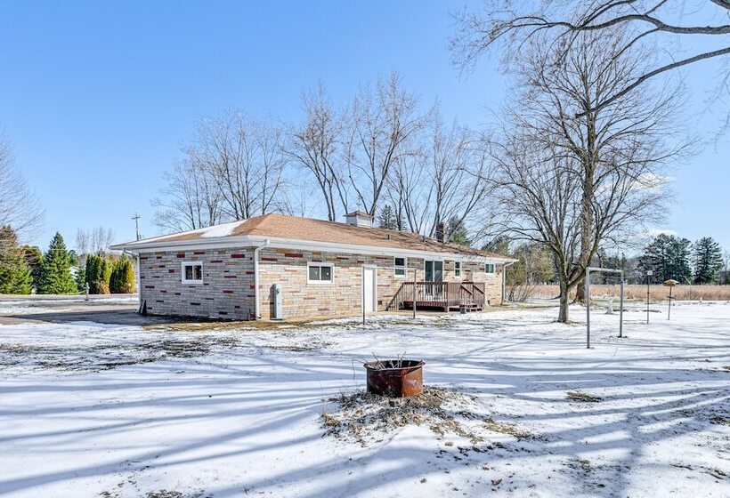 Wausau Home W/ Yard: 1 Mi To Granite Peak Ski Area