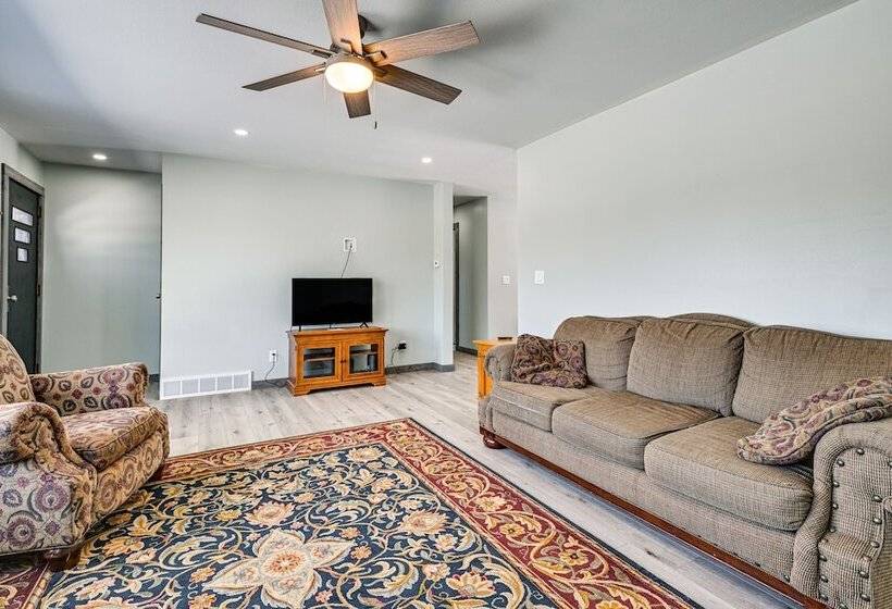 Wausau Home W/ Yard: 1 Mi To Granite Peak Ski Area