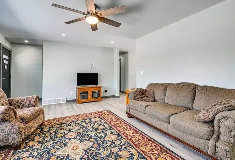 Wausau Home W/ Yard: 1 Mi To Granite Peak Ski Area