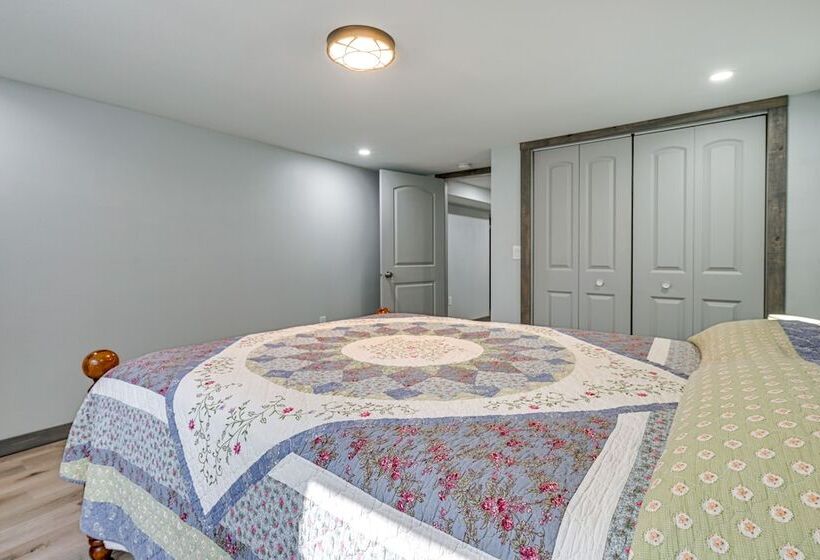 Wausau Home W/ Yard: 1 Mi To Granite Peak Ski Area