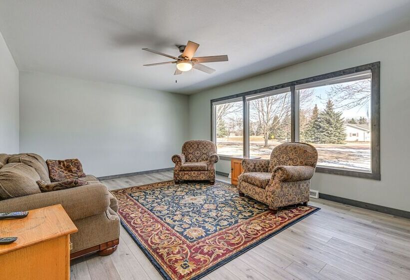 Wausau Home W/ Yard: 1 Mi To Granite Peak Ski Area