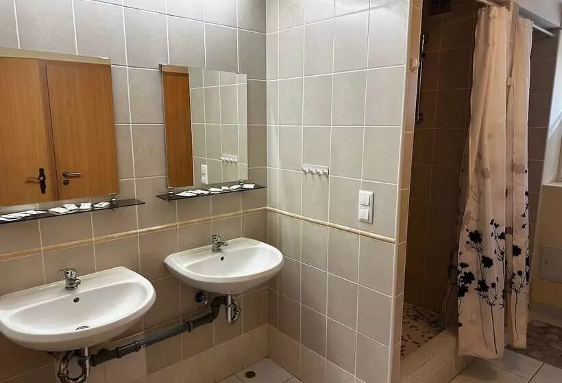 Wg Hostel