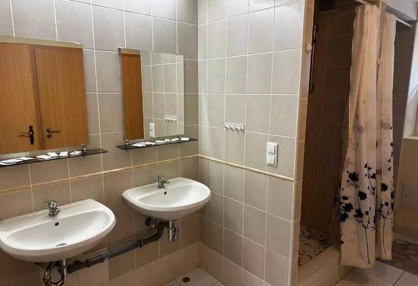 Wg Hostel