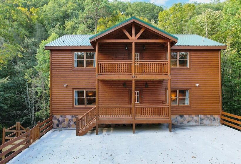 Bluestem & Bluebell By Avantstay Incredible Views W/ Large Balcony & Indoor Pool!