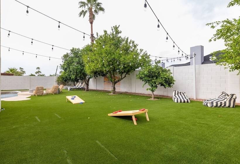 Bright Eyes By Avantstay Chic Boho Retreat, Pool