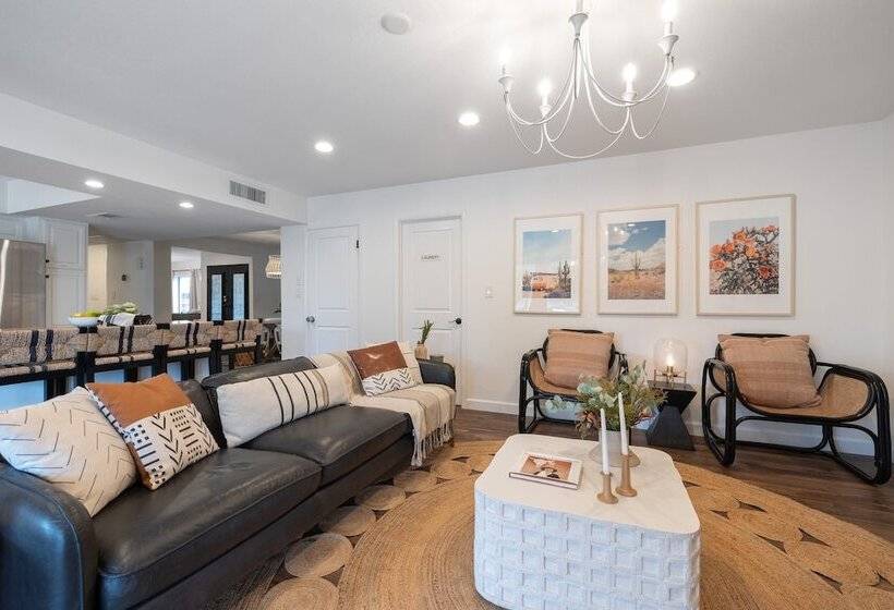 Bright Eyes By Avantstay Chic Boho Retreat, Pool