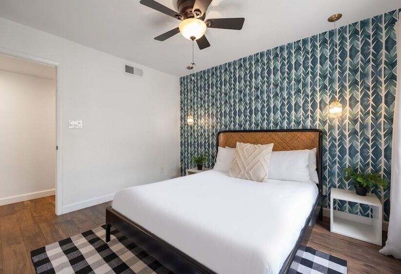 Bright Eyes By Avantstay Chic Boho Retreat, Pool