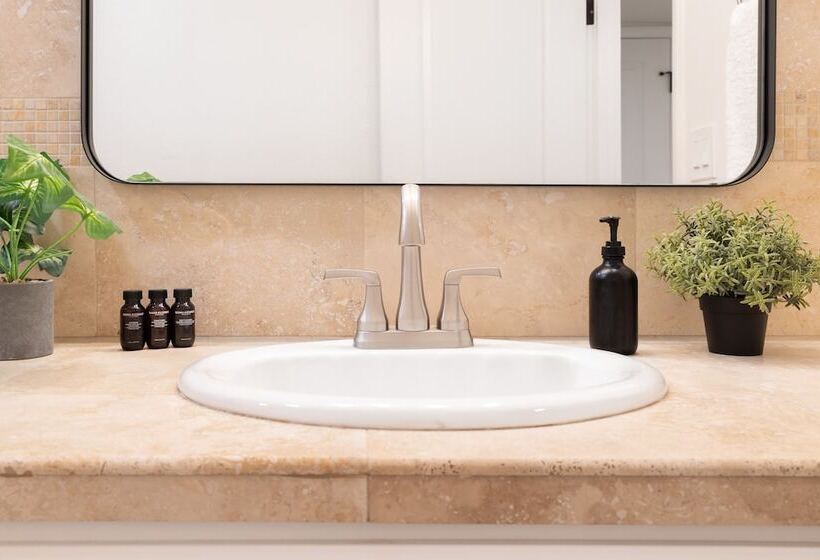 Bright Eyes By Avantstay Chic Boho Retreat, Pool