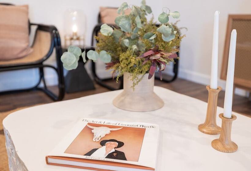 Bright Eyes By Avantstay Chic Boho Retreat, Pool