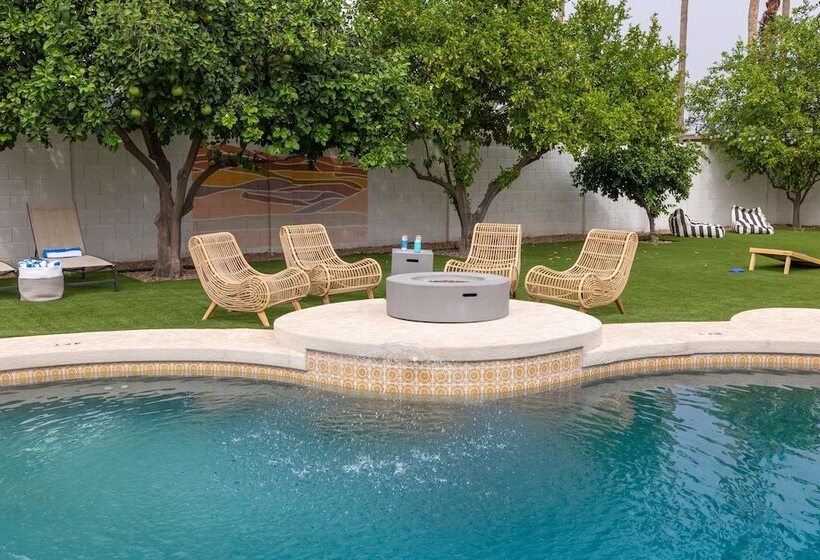 Bright Eyes By Avantstay Chic Boho Retreat, Pool