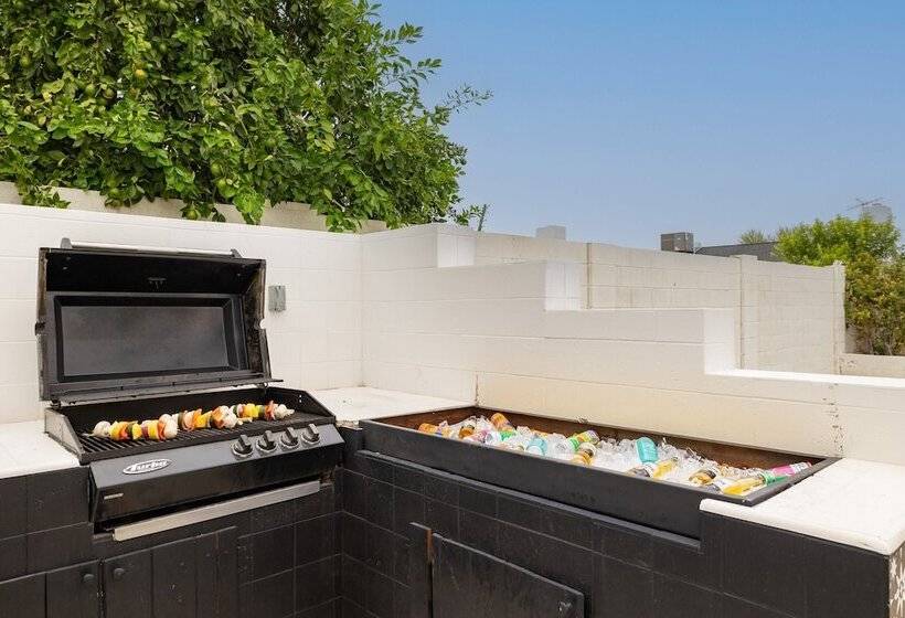 Bright Eyes By Avantstay Chic Boho Retreat, Pool