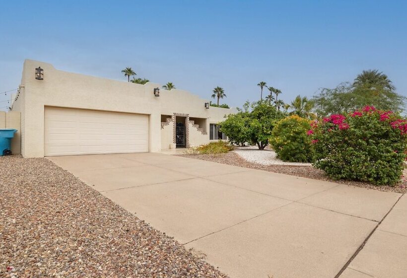 Bright Eyes By Avantstay Chic Boho Retreat, Pool