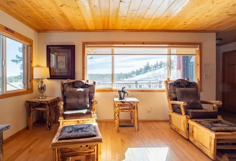 Clover By Avantstay Gorgeous Ski In/ Ski Out Home W/ Game Room & Hot Tub!
