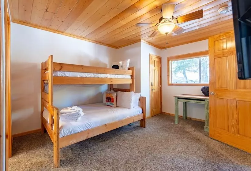 Clover By Avantstay Gorgeous Ski In/ Ski Out Home W/ Game Room & Hot Tub!