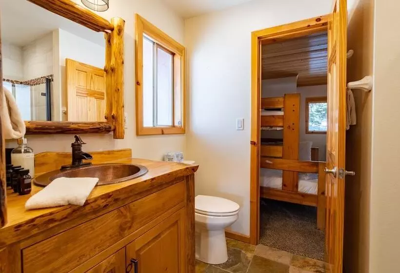 Clover By Avantstay Gorgeous Ski In/ Ski Out Home W/ Game Room & Hot Tub!