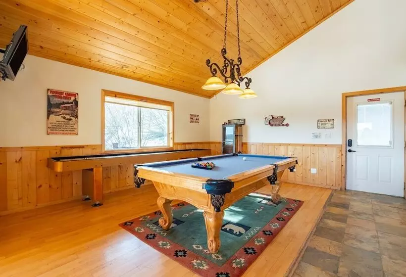 Clover By Avantstay Gorgeous Ski In/ Ski Out Home W/ Game Room & Hot Tub!