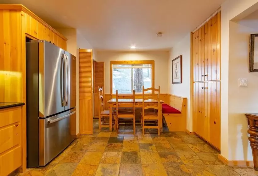Clover By Avantstay Gorgeous Ski In/ Ski Out Home W/ Game Room & Hot Tub!