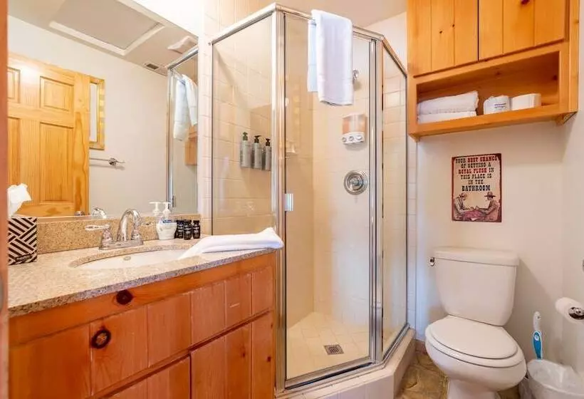 Clover By Avantstay Gorgeous Ski In/ Ski Out Home W/ Game Room & Hot Tub!