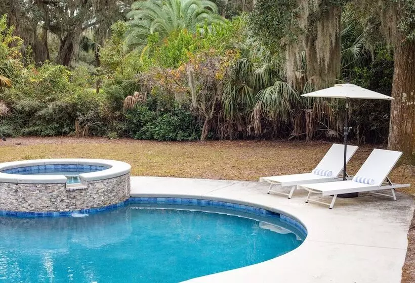 Hilton Ivory By Avantstay Luxe Home + Pool/patio