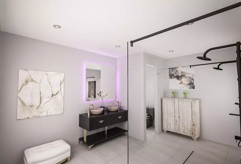 ホテル Black Amber Boutique