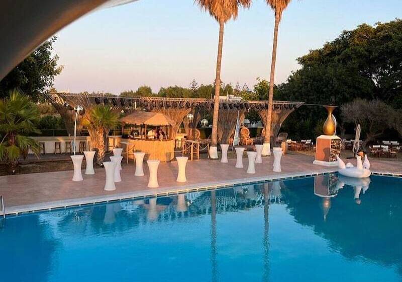 Отель Black Amber Boutique