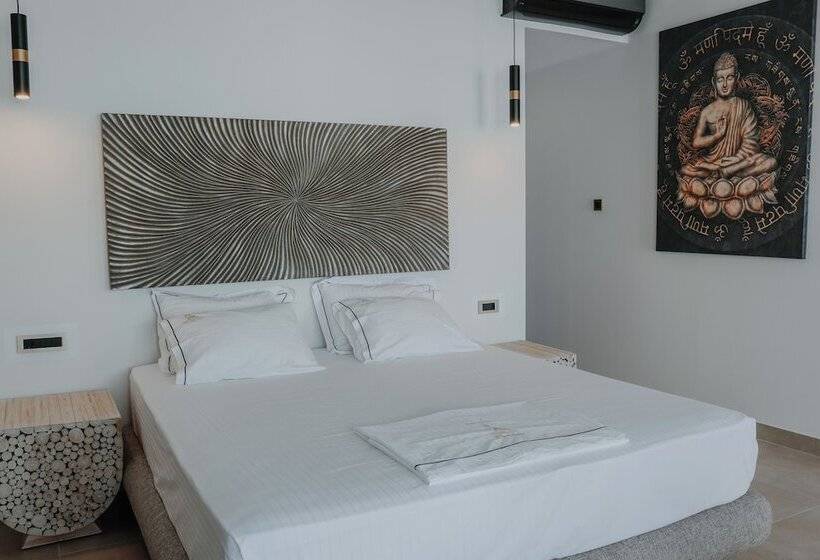 Отель Black Amber Boutique