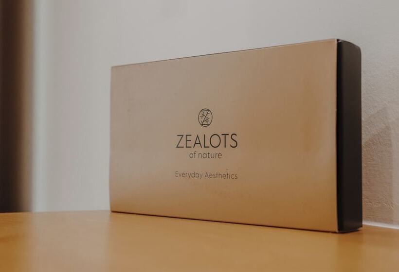 Отель Black Amber Boutique