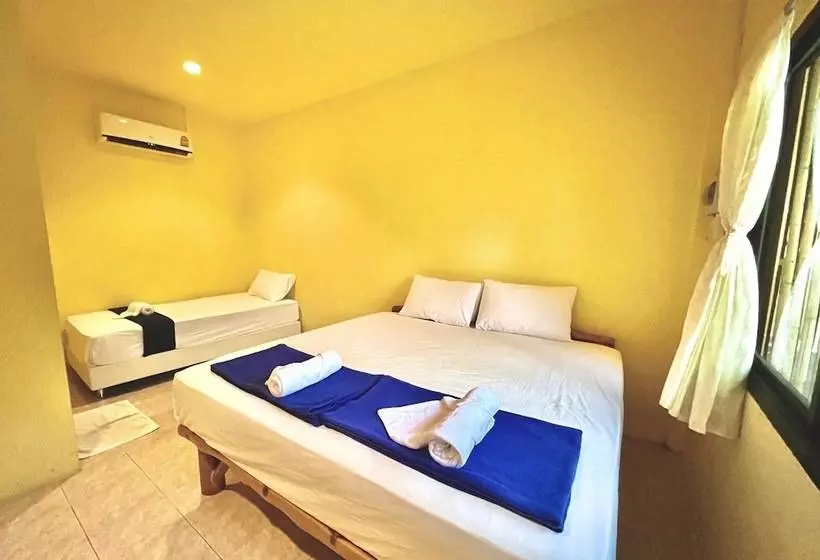 Hotelli Phupa Beach Resort