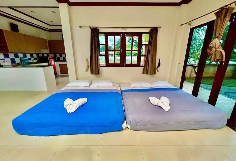 Hotelli Phupa Beach Resort