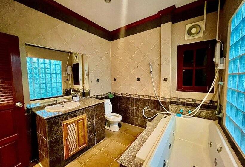 Otel Phupa Beach Resort