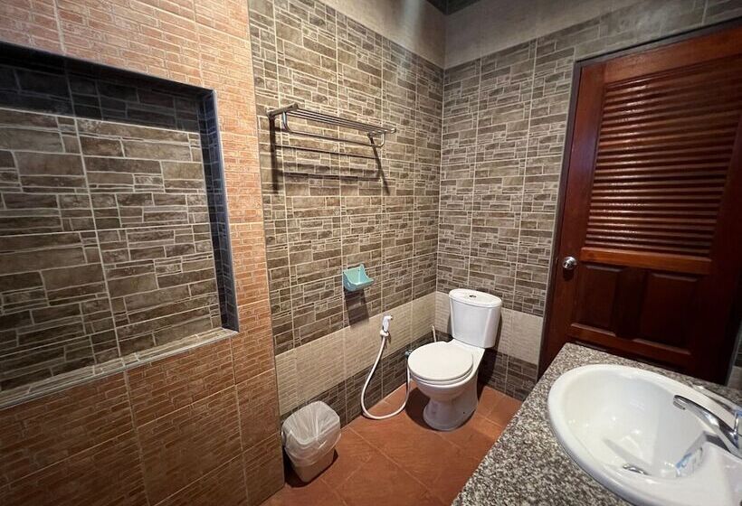 Otel Phupa Beach Resort